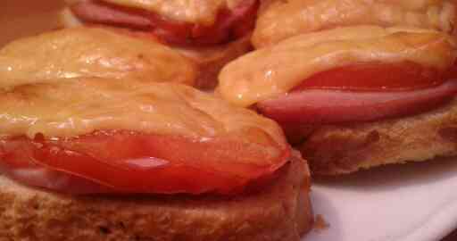 Горячие бутерброды с помидорами