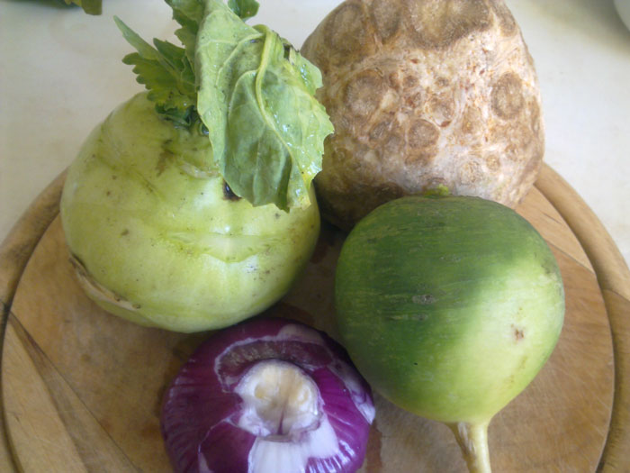 Ингредиенты для салата из капусты кольраби